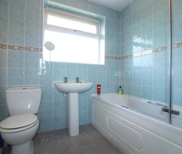 Lillibrooke Crescent, Maidenhead - Photo 3