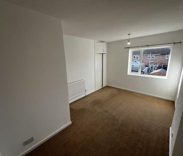 Thompson Close - Photo 5