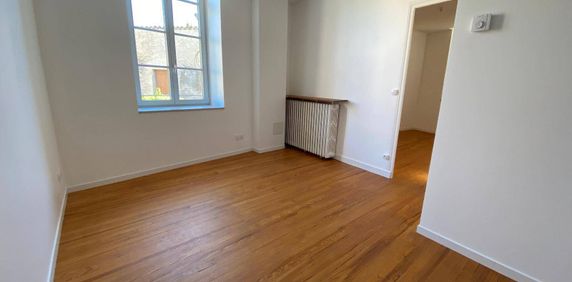 Location appartement rénové 2 pièces 33.22 m² à Die (26150) 4 - Photo 2