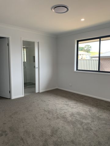 Modern Comfort & Style - Photo 2