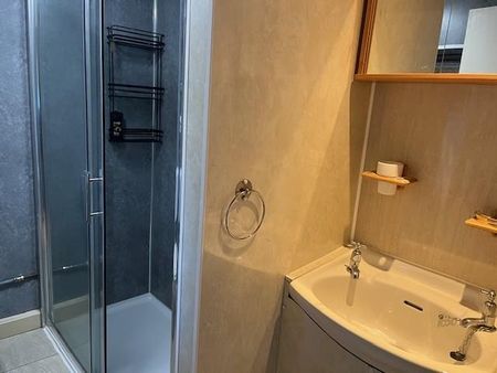 2 bedroom semi-detached house to rent - Photo 3