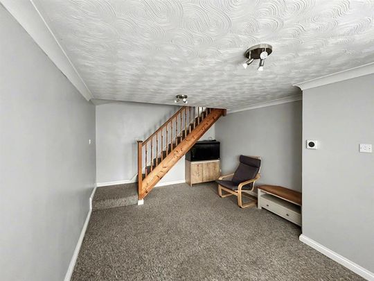 2 bedroom terraced house to rent - Photo 1