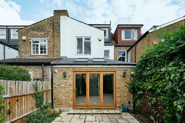 Pyrmont Road, W4, London - Photo 1