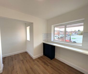 4 bedroom semi-detached house to rent - Photo 4