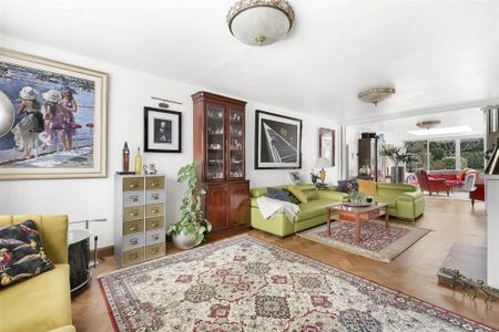 5 bedroom detached house to rent - Photo 2