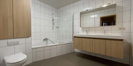 Appartement te huur in Kraainem voor € 2.250 met 2 slaapkamers - Photo 2