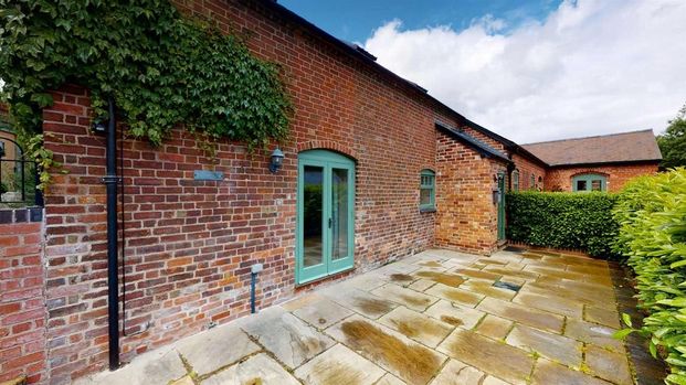 2 bedroom barn conversion to rent - Photo 1