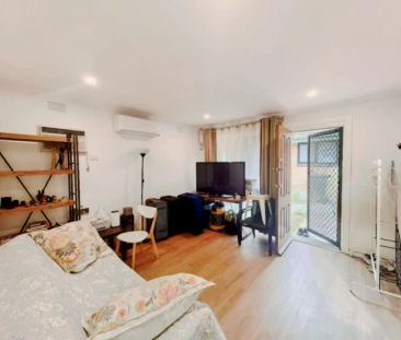 1 Bedroom - Photo 2