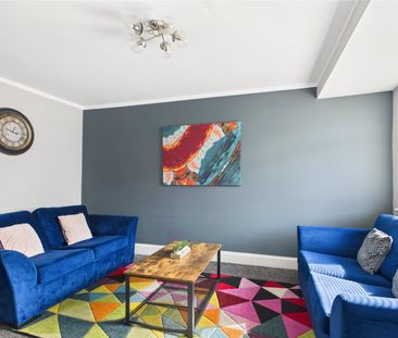 Stroud Road, - Photo 3