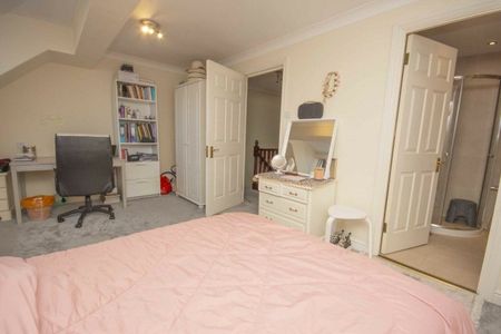 Dorchester Terrace, Hendon, NW4 - Photo 3