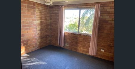 Convenient Location - Photo 2