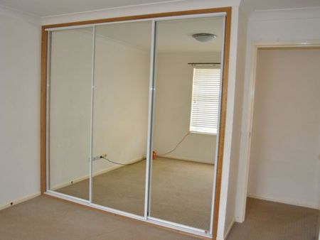 Prime Location Close to Schools & Shops! - Photo 3