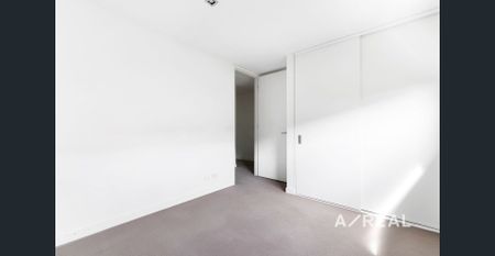 Quiet, Light-Filled Apartment in Prime Malvern Location - Photo 4