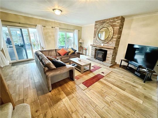 4 bedroom detached house to rent - Photo 1