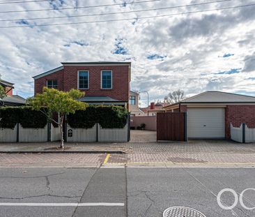 Open the Door To Stylish Living in the Heart of Kensington - Photo 4