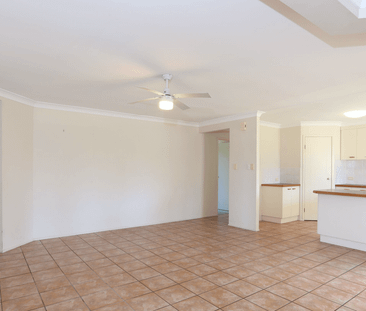 Elevated Family Gem - Albany Creek Central! - Photo 3