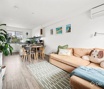 Beachside Living in Parkdale. - Photo 6