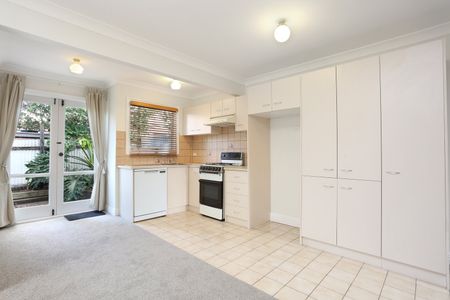 15 Nash Street, Brunswick VIC 3056 - Photo 4