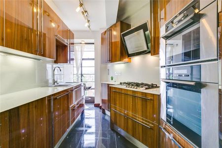 3 bedroom flat to rent - Photo 4