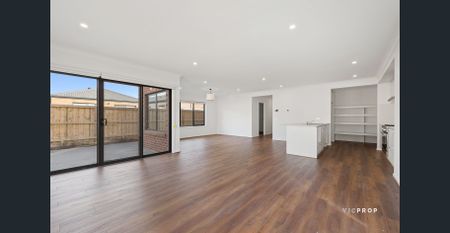 Nearly New Family Home! - Photo 2