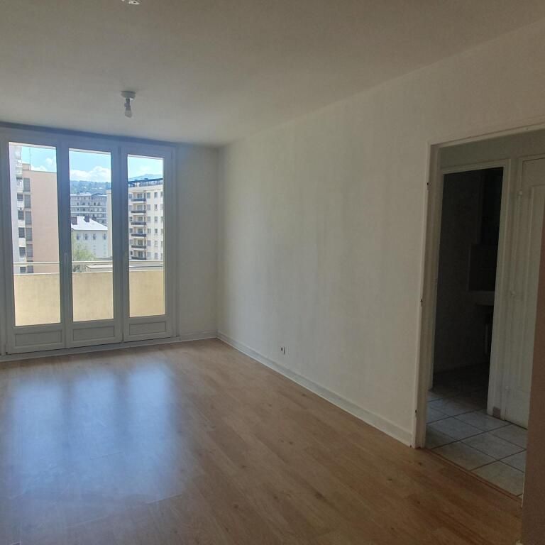 Location Appartement 4 pièces 67m² CHAMBERY 73000 - Photo 1