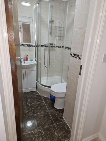 House share to rent - Photo 3