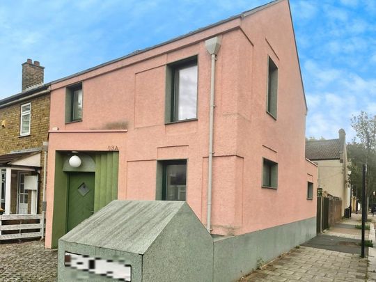 3 bedroom end of terrace house to rent - Photo 1
