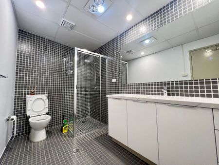 One-Bedroom Apartment with Car Space, Fresh Paint, and Fully Furnished - Photo 5