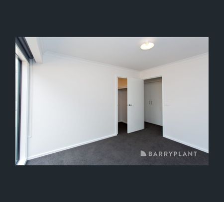 2/150 Ryan Street, Brown Hill, Vic 3350 - Photo 5