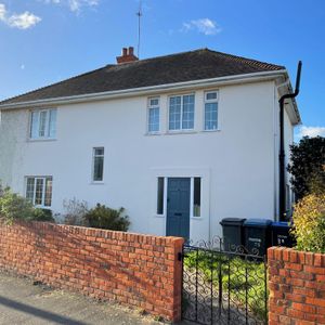 5 bedroom detached house to rent - Photo 2