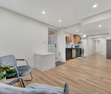 Detached Home For Lease | W9044225 - Photo 3