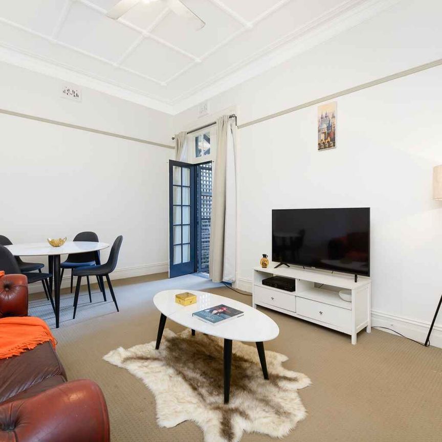 4/15 East Crescent Street McMahons Point - Photo 1