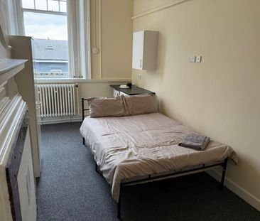 Room in a Shared House, Albert Road, B6 - Photo 1