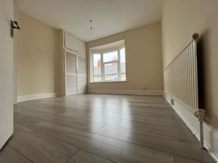 3 bedroom terraced house to rent - Photo 2