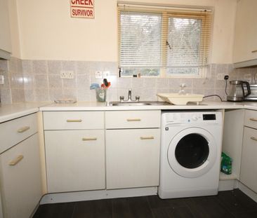 Friary Court, Woking - Photo 3