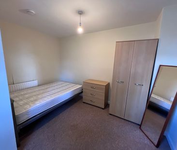 Fourth Avenue, Tang Hall - P1419 - Photo 5