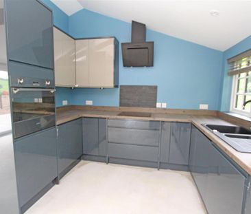 2 bedroom detached bungalow to rent - Photo 4