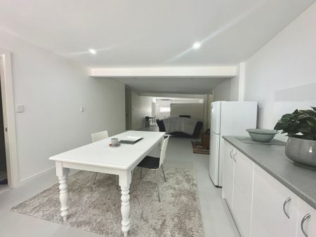 Hidden Gem - Fully Funished Apartment - Photo 3