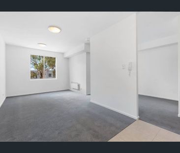 Studio-Style Apartment in Uni-Hill - Photo 2