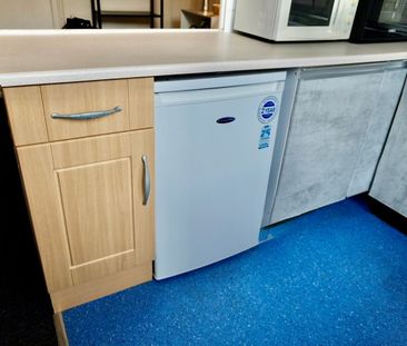 Bedsit, Waverley Road, BS6 - Photo 5