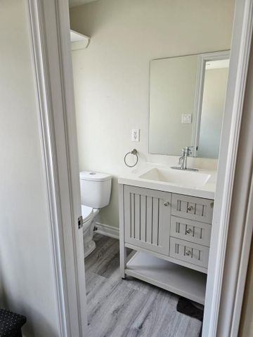 For Lease - 1311 Gerrard Street Unit# 1, Toronto, Ontario - Photo 5