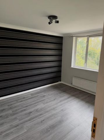 4 bedroom detached house to rent - Photo 2