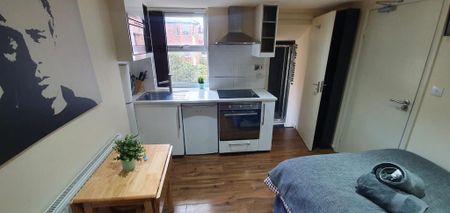 Studio to rent - Photo 2