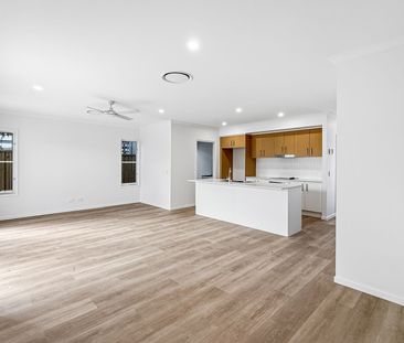 Brand new 4-Bedroom Home with Pool - Photo 4