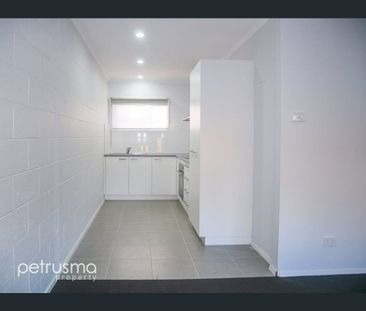 2/39 Dossiter Street, Bellerive, Tas 7018 - Photo 4