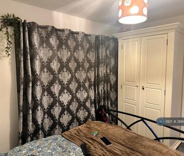 1 bedroom in a house share to rent - Photo 4