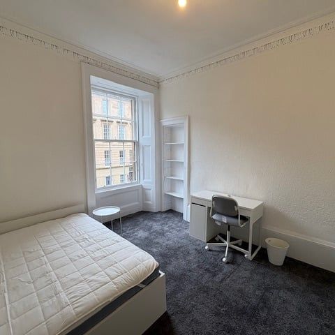 4 Bed Flat, Rose Street, G3 - Photo 1