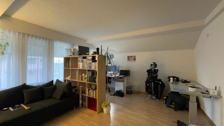 Komfortable 2 1/2-Zimmer-Dachwohnung für Singles oder Paare - Photo 3