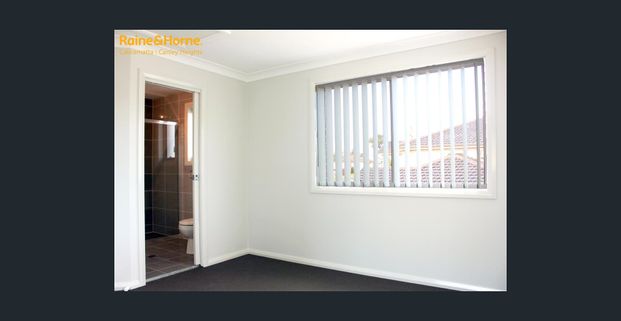 MODERN 4 BEDROOM TOWNHOUSE!! - Photo 1