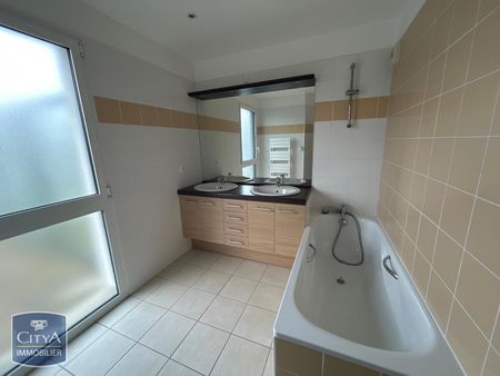 Location Appartement 2 pièces 56m² CHERBOURG-EN-COTENTIN 50100 - Photo 5
